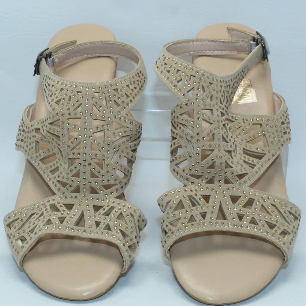 Cove Tan Laser Cut Rhinestone Block Heel Slingback Sandals Women's‎ Size 9 / 40